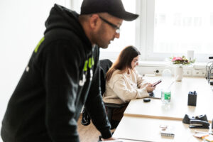 arbeiten am Schreibtisch